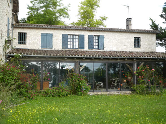 MAISON EN PIERRE AVEC 3 HA DE TERRAIN — photo du bien