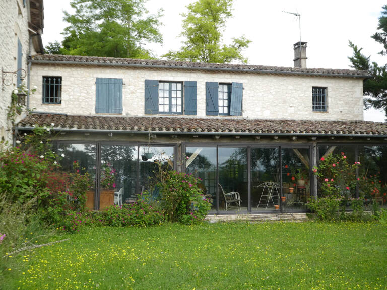  MAISON EN PIERRE AVEC 3 HA DE TERRAIN — photo 1