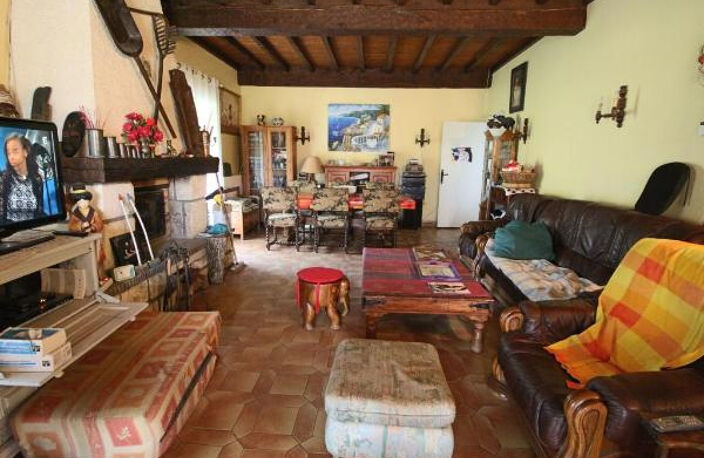 MAISON EN PIERRE DU PAYS AVEC PISCINE — photo 3