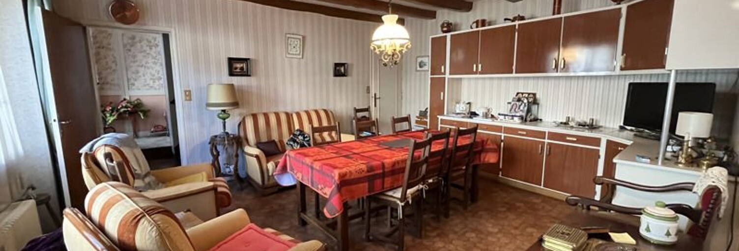 Immeuble   m² à vendre à La Rochefoucauld-en-Angoumois (16110)