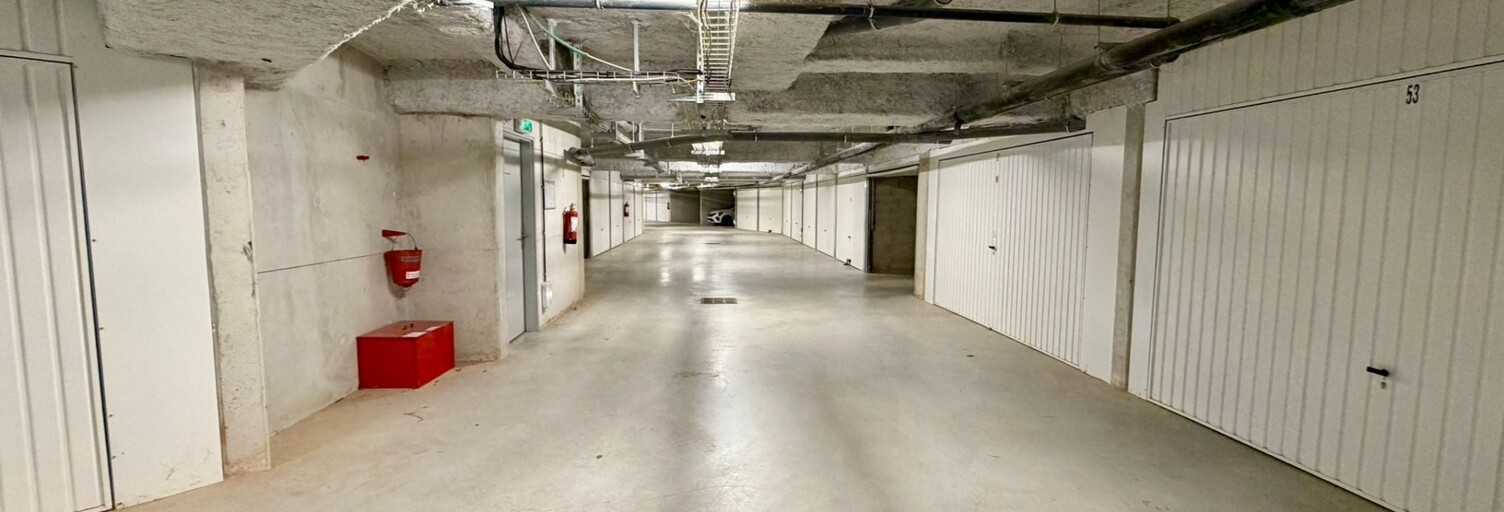 Garage  13 m² à vendre à Auriol (13390)