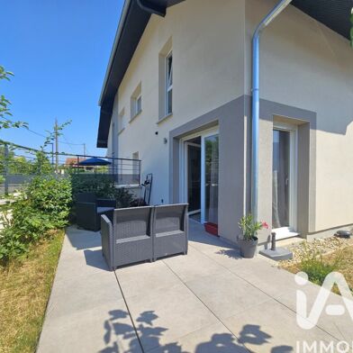 Appartement 4 pièces 357600 €