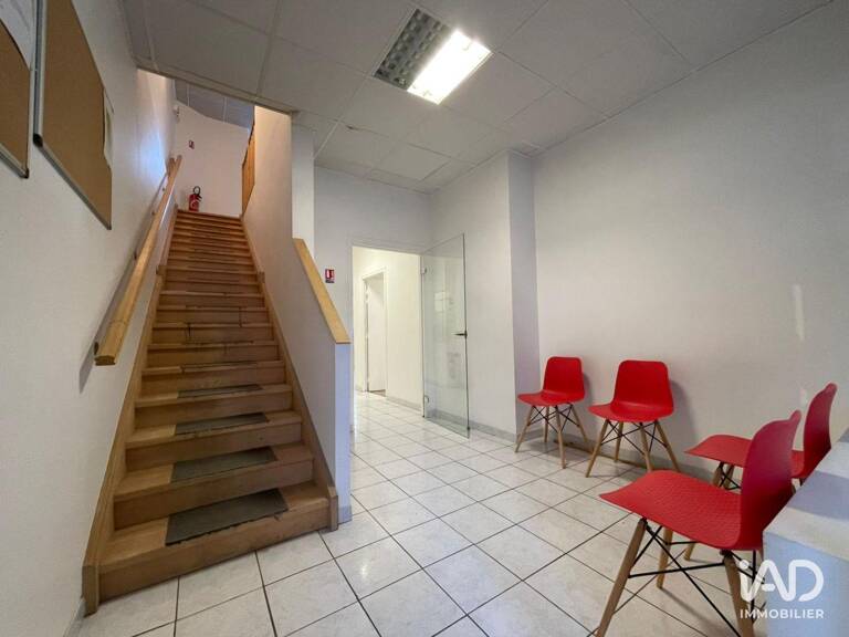 Vente Boutique/Local commercial 146 m&sup2; — photo 1