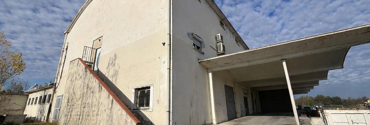 Commerce  760 m² à vendre à Villaudric (31620)