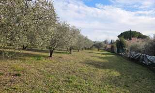 Terrain  1010 m² à vendre à Pierrevert (04860)