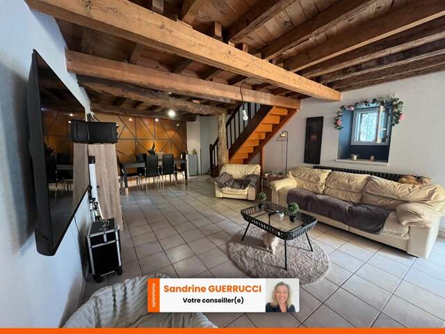 CHARMANTE MAISON DE VILLAGE LOUEE A MEZIN 111 M² 4 PIECES — photo du bien