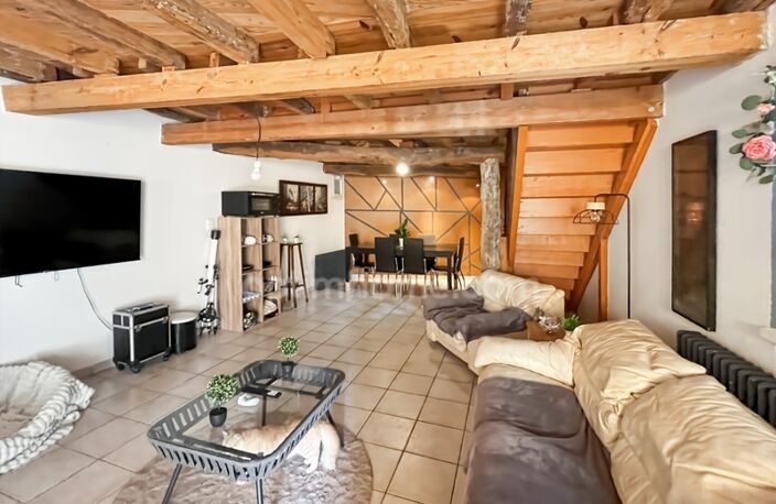 CHARMANTE MAISON DE VILLAGE LOUEE A MEZIN 111 M² 4 PIECES — photo 2