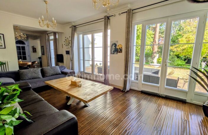 Demeure d'exception XVIIIe-XIXe de 450 m² sur parc clos 1 500 m² : Piscine couverte chauffée, sauna, suites et espace professionnel indépendant 73 m² — photo 4