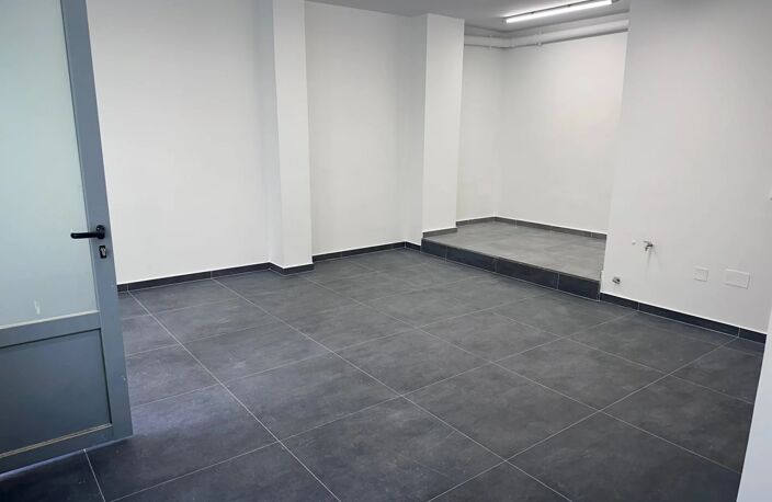 Local commercial — photo 2