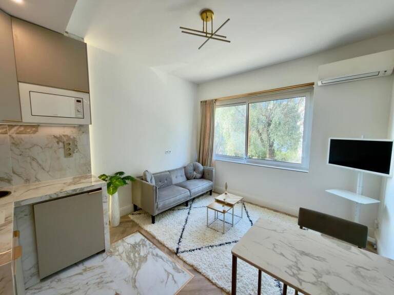 Appartement À Vendre — photo 1