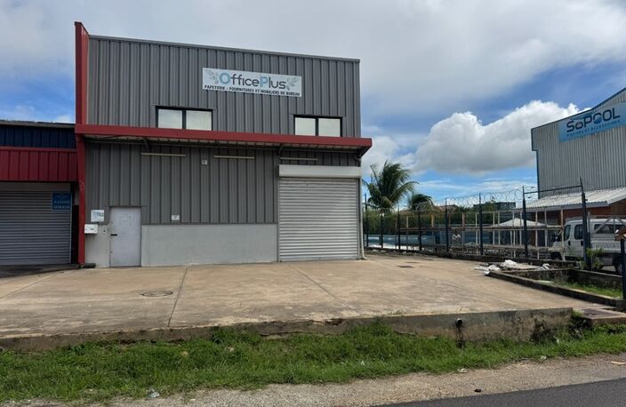 Magnifique opportunité de location d'un dépot de 280 m2 idéalement situé dans la zone d'activités de Cogneau Larivot — photo 4