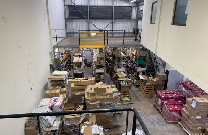 Magnifique opportunité de location d'un dépot de 280 m2 idéalement situé dans la zone d'activités de Cogneau Larivot — photo 5