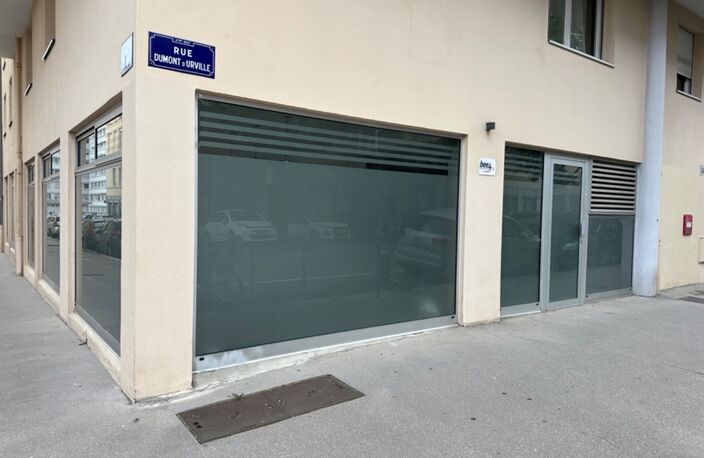 MURS Local/bureau à vendre LYON 4EME ARRONDISSEMENT (69), local en angle de 70m2 environ, idéal professions libérales — photo 3