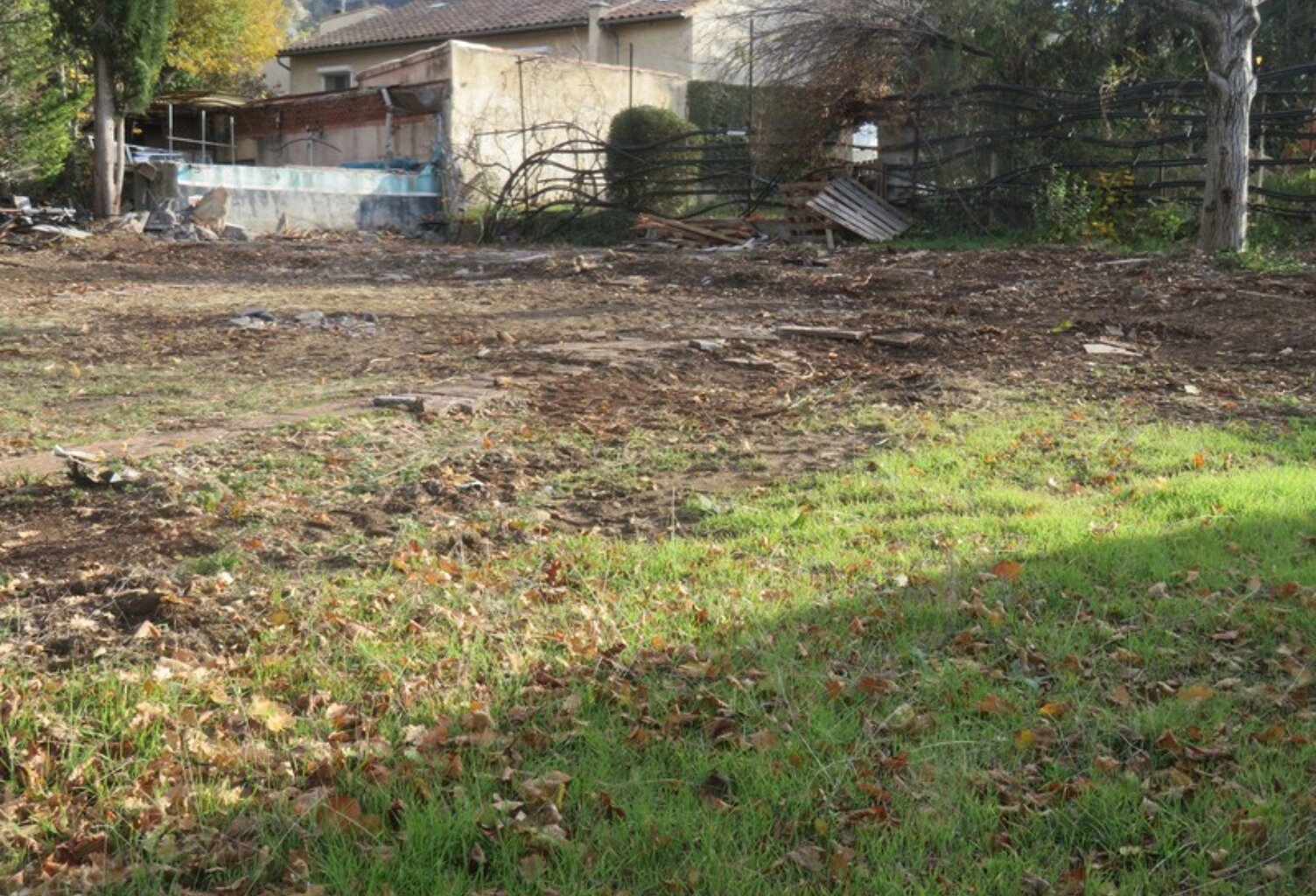 Terrain à vendre  DIGNE LES BAINS (04)  1125 M2 avec C U positif — photo 1