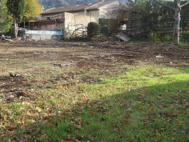 Terrain à vendre  DIGNE LES BAINS (04)  1125 M2 avec C U positif — photo du bien