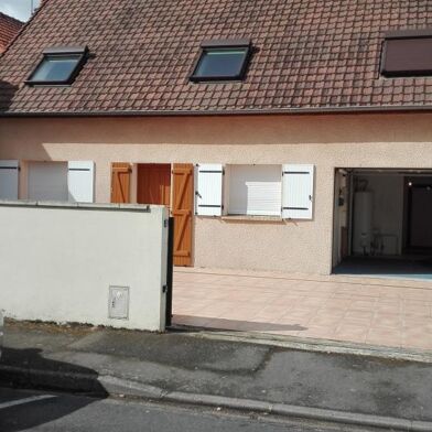 Maison 5 pièces 890 €