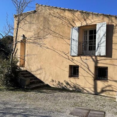 Appartement 1 pièces 830 €