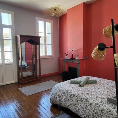 Maison 5 pièces 1300 €