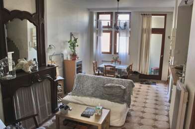 Appartement 3 pièces 906 €