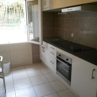 Appartement 3 pièces 1100 €