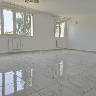 Maison 4 pièces 1360 €