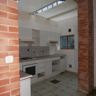 Maison 6 pièces 1100 €