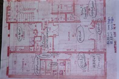 Appartement 4 pièces 744 €