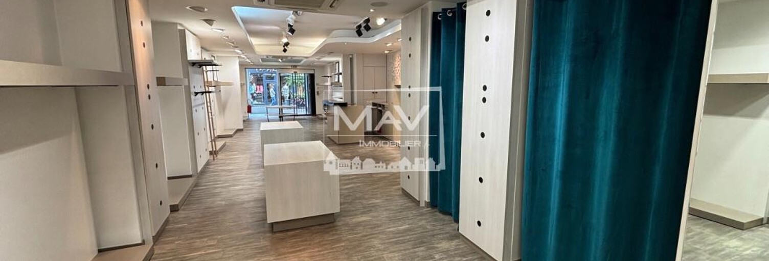 Commerce  120 m² à louer à Saint-Omer (62500)