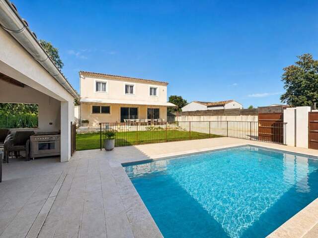 Maison À Vendre, Sorgues, 135 m², 4 chambres, Jardin clos, piscine, Garage — photo du bien