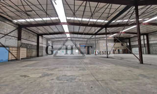 Local industriel  1752 m² à vendre à Plaisir (78370)