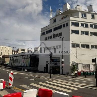 Local industriel  27500 €