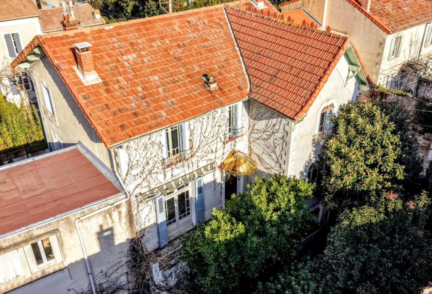 Avignon extra-Muros 1ère ceinture - Maison de charme - 230 m² habitable - rafraichissements à prévoir — photo 1