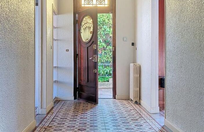 Avignon extra-Muros 1ère ceinture - Maison de charme - 230 m² habitable - rafraichissements à prévoir — photo 3