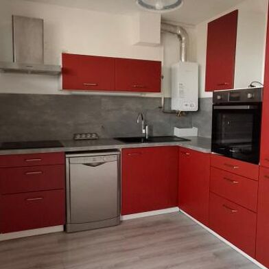 Appartement 4 pièces 900 €