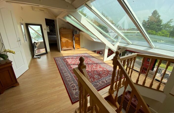 Maison À Vendre avec 1319 m² de terrain — photo 3