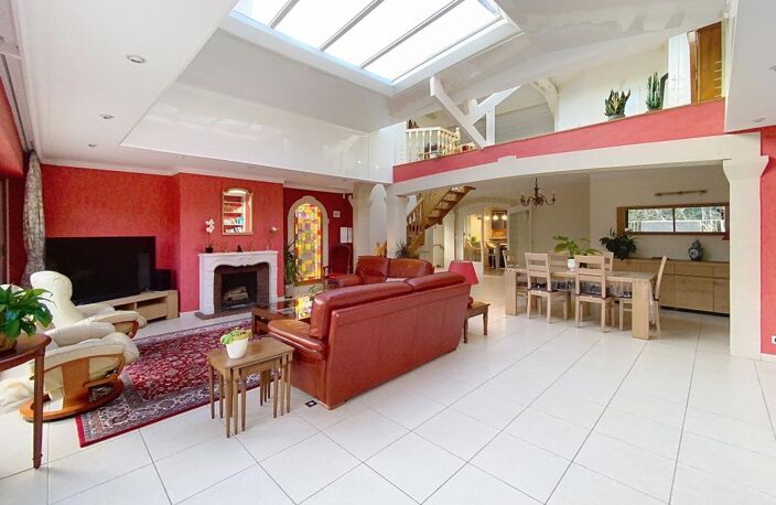 Maison À Vendre avec 1319 m² de terrain — photo 4