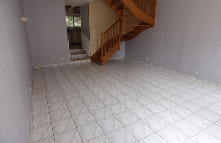 Maison À Vendre à Bains sur Oust — photo 3