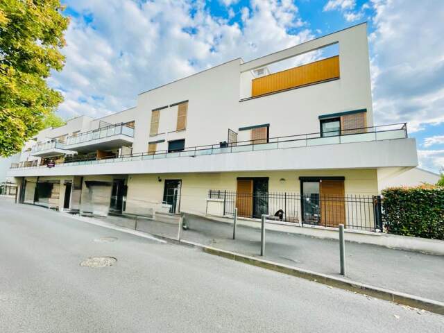 Appartement À Vendre — photo du bien