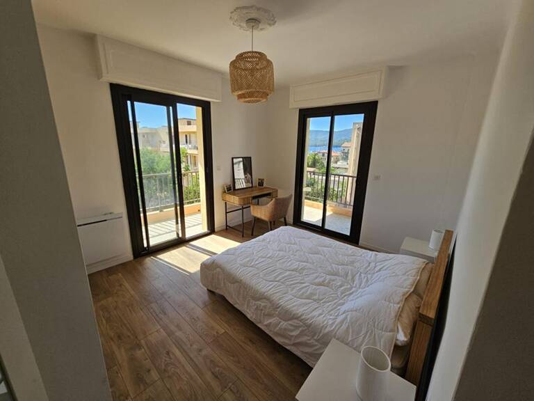 Propriano centre, Appartement  4 pièce(s) 105.58 m2 balcon 30 m2, parking, petite vue mer — photo 1