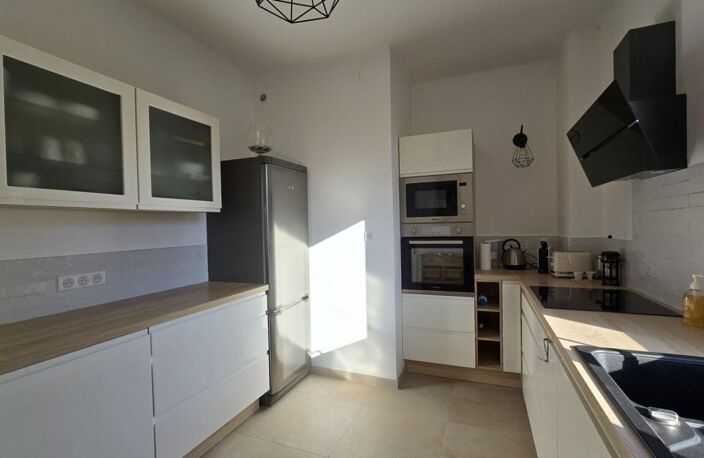 Propriano centre, Appartement  4 pièce(s) 105.58 m2 balcon 30 m2, parking, petite vue mer — photo 3