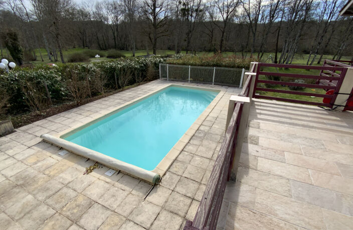 Maison familiale avec piscine, terrasses et garages - 10 Min — photo 2
