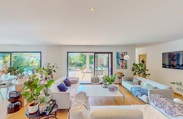 Maison contemporaine avec piscine et appartement indépendant — photo 4