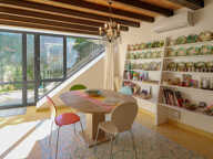 UZES CENTRE PIETON : Maison de ville style loft avec terrass — photo 2