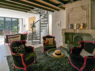 UZES CENTRE PIETON : Maison de ville style loft avec terrass — photo 3