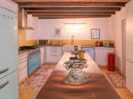 UZES CENTRE PIETON : Maison de ville style loft avec terrass — photo 4