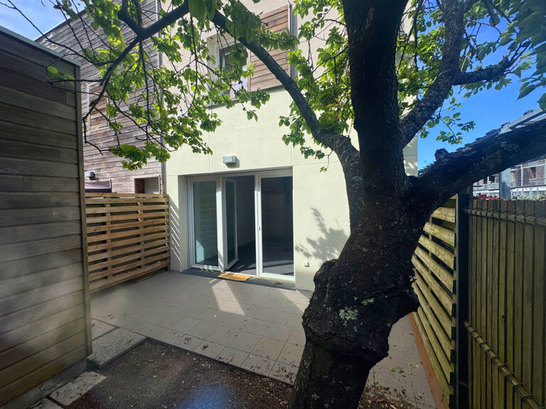 MAISON DE VILLE RECENTE - JARDIN - PARKING - EYSINES — photo 1
