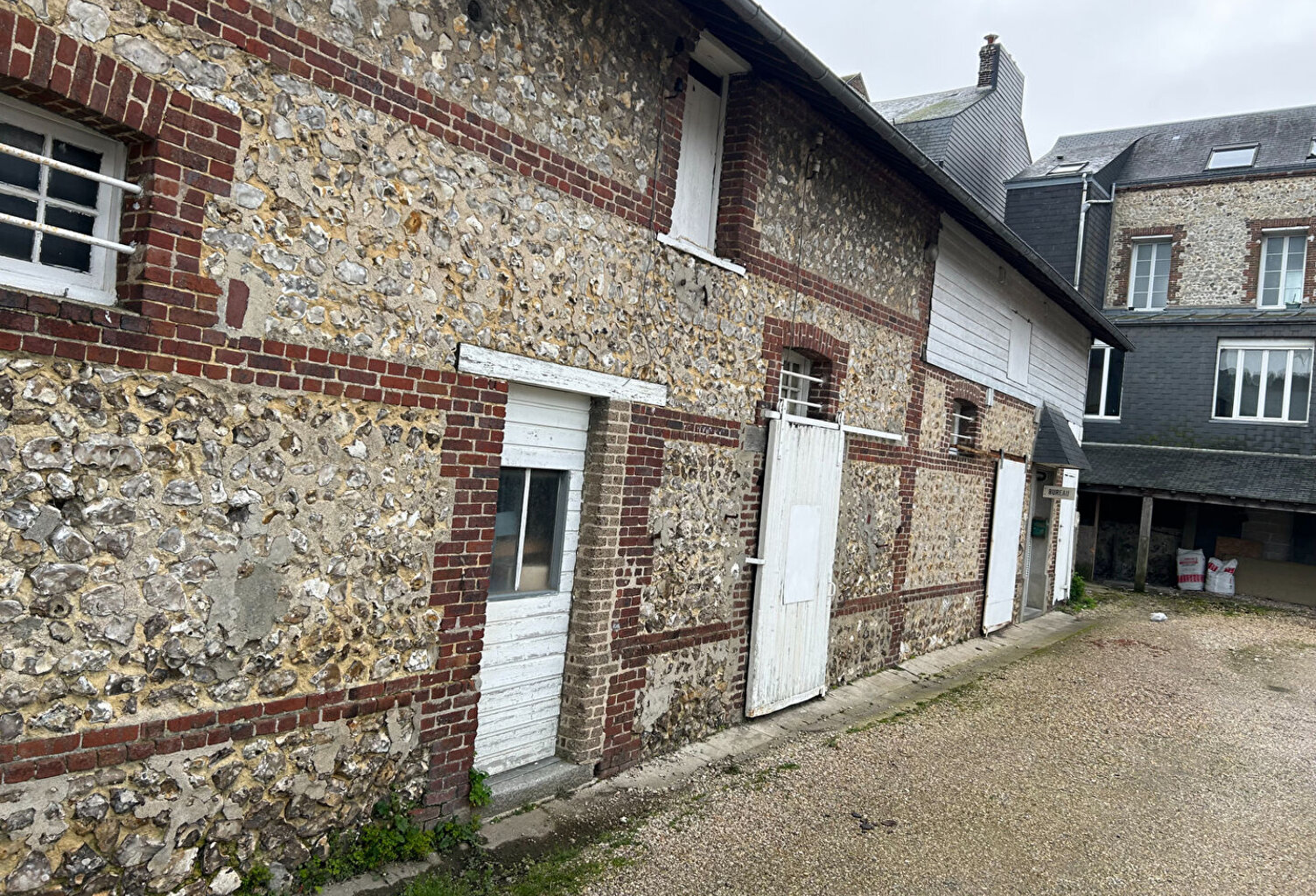Local d'activité 200 m2 — photo 1