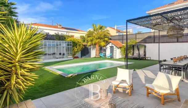 Villa / Maison 9 pièces  à vendre Marseille 9eme 13009