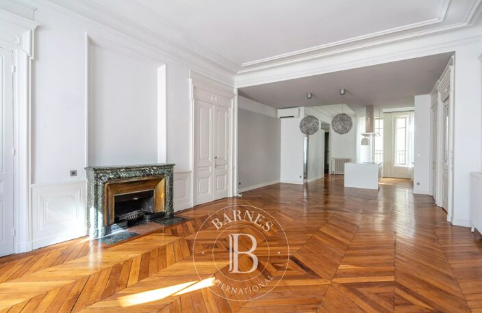 LYON 2 - AINAY- Appartement de 230,80 m² - 5 chambres - balcons - Garage — photo 2