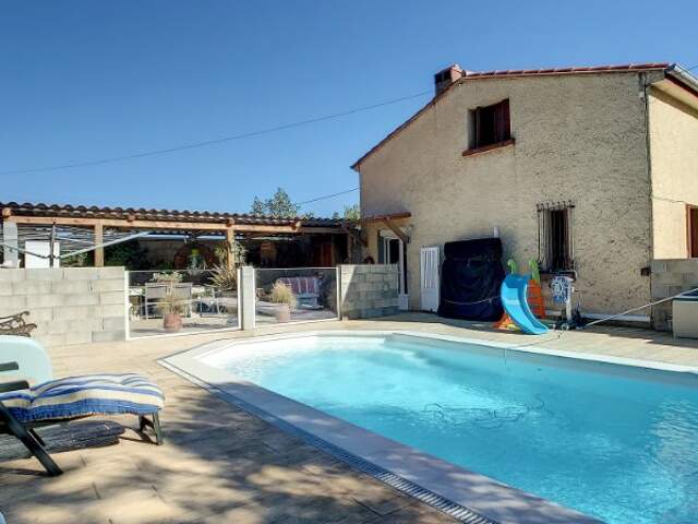 MAS avec gite et piscine — photo du bien